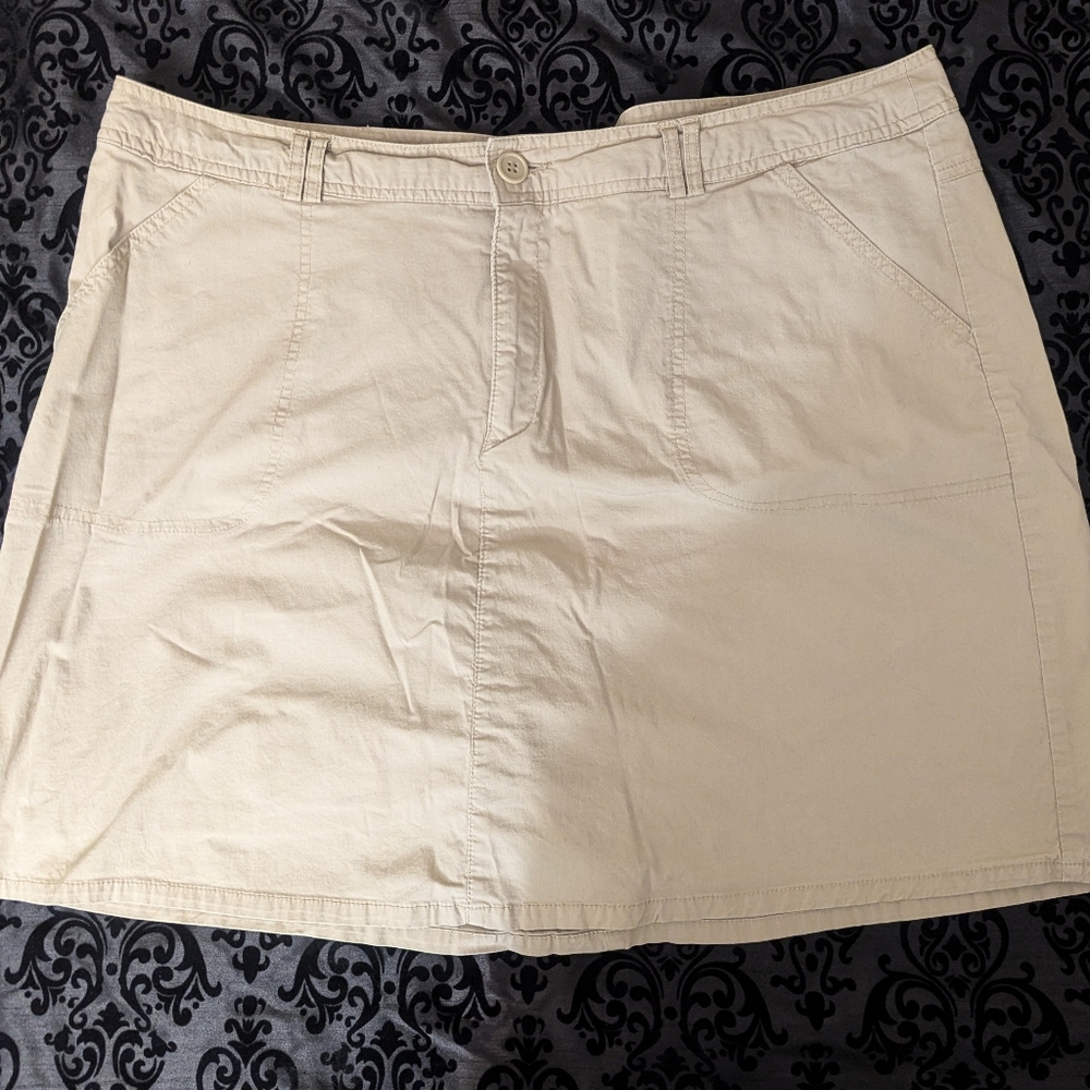 White Stag Beige/Khaki/Cream Skort Size 18
